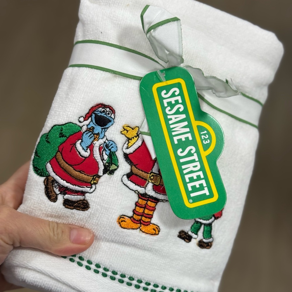 Sesame Street Christmas 2 hand towels